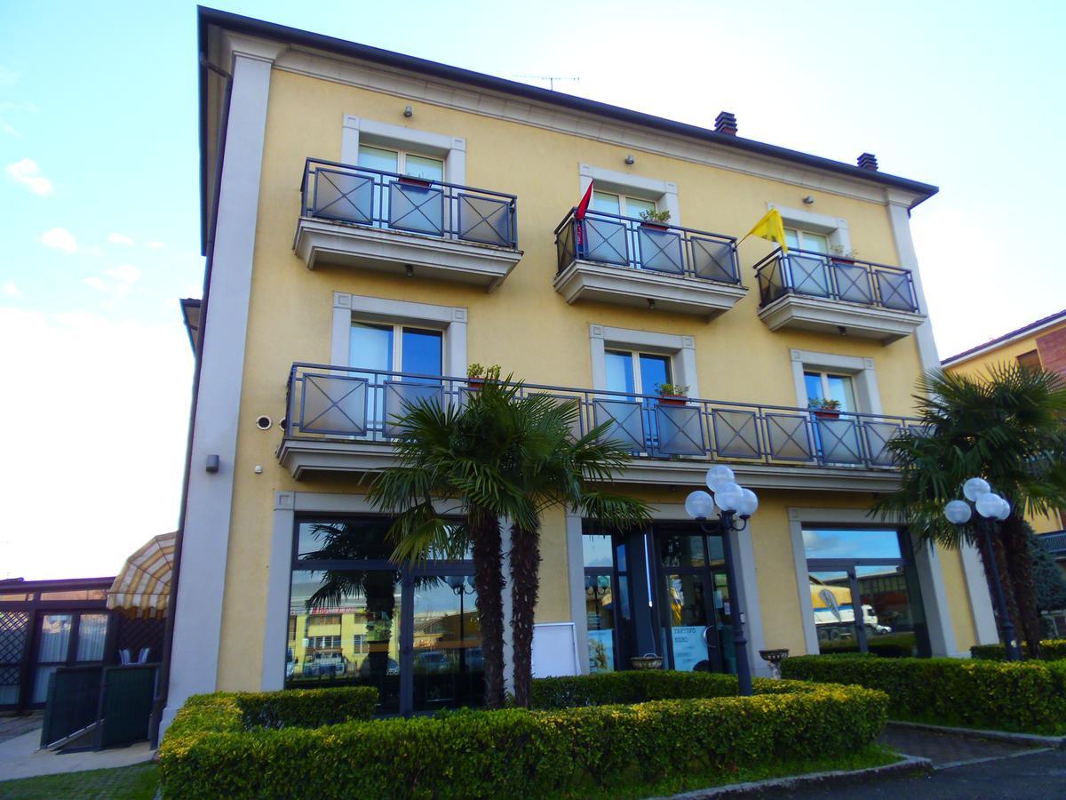 Albergo Sirena Bazzano Luaran gambar