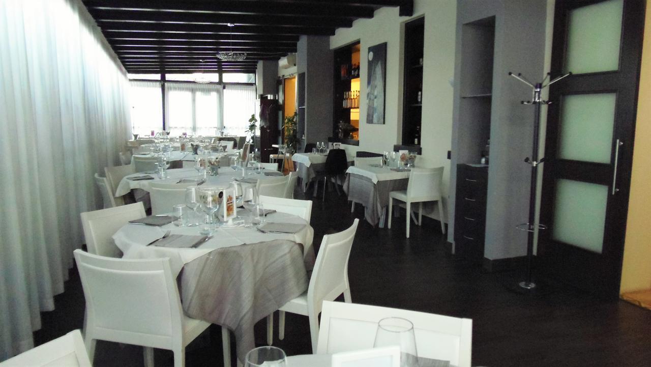 Albergo Sirena Bazzano Luaran gambar